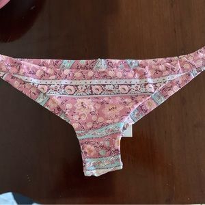 Billabong cheeky bikini bottoms